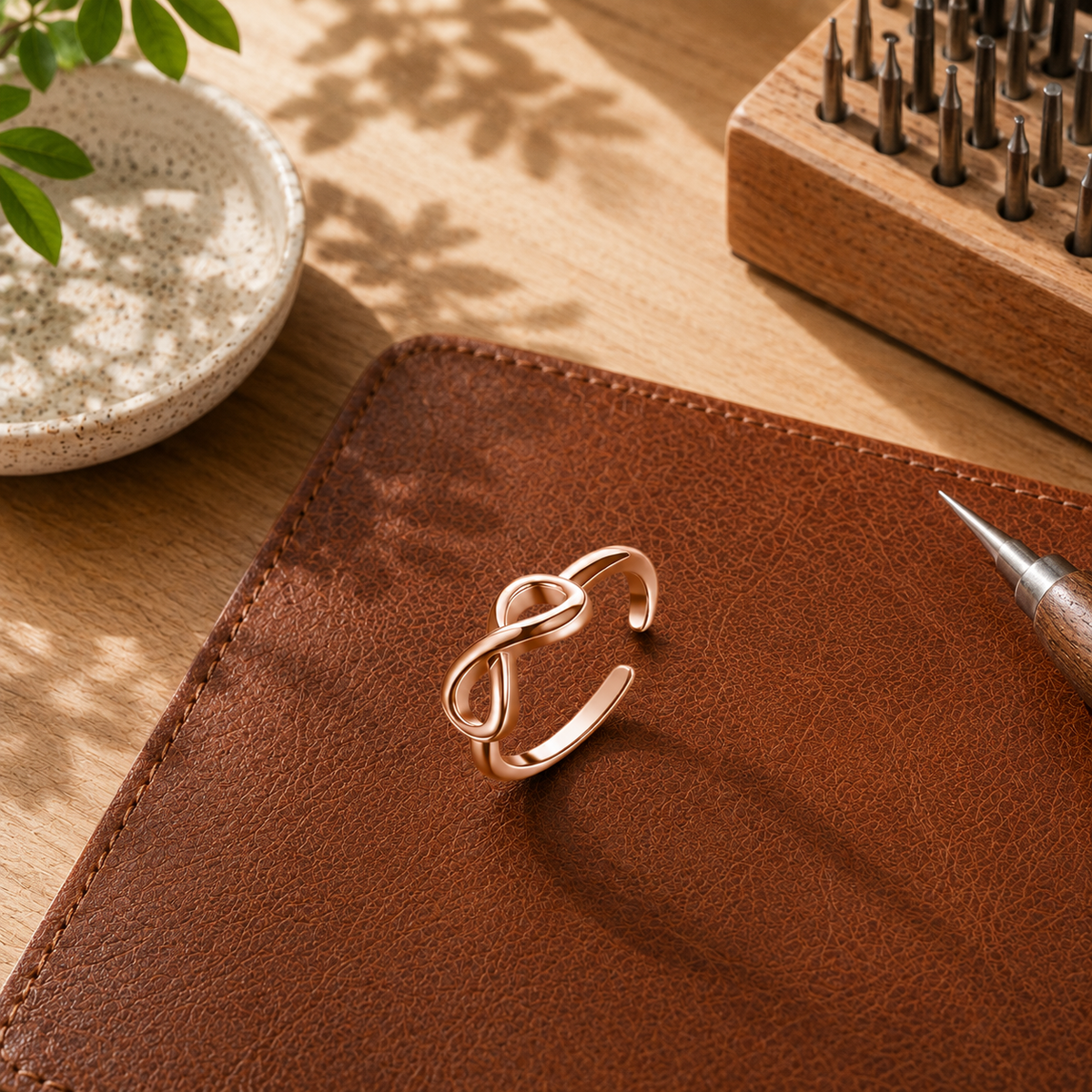 Della's Loop Copper Toe Ring