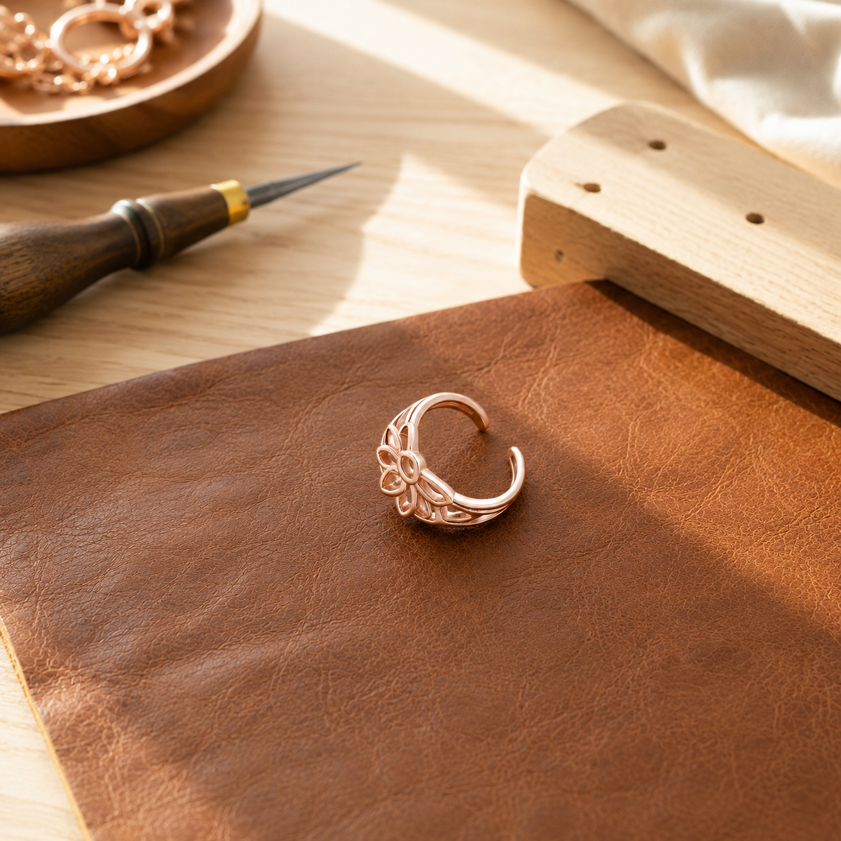 Della's Petal Copper Toe Ring