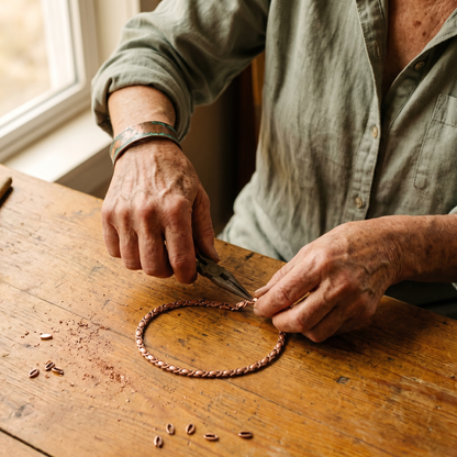 Della's Cedar Copper Necklace